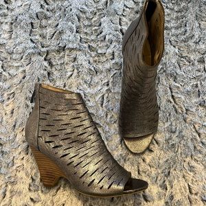 Cammii Leather Peep Toe STEVEN by Steve Madden